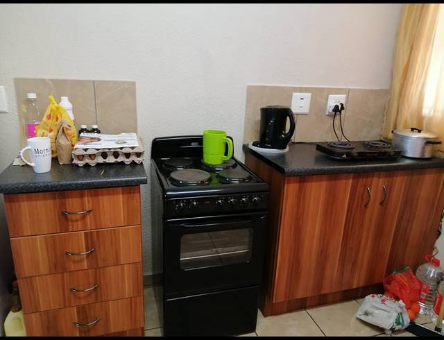 3 BEDROOM HOUSE FOR SALE IN WATERKLOOF HILL ESTATE